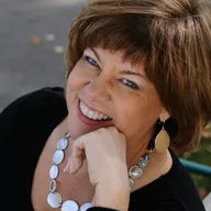 Dawn Fickel headshot